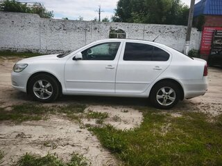 2011 Skoda Octavia II (A5) Рестайлинг, белый, 630000 рублей, вид 2