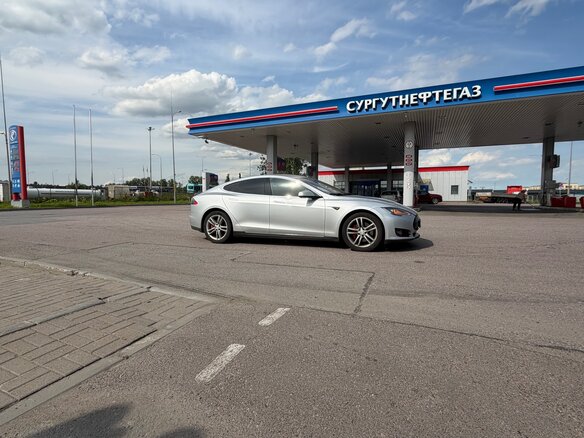 2014 Tesla Model S P85 I, серебристый, 2333333 рублей