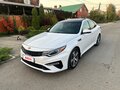 2018 Kia Optima IV Рестайлинг, белый, 1550000 рублей - вид 2