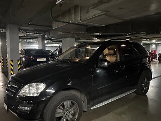 2011 Mercedes-Benz M-Класс 350 II (W164) Рестайлинг, чёрный, 2000000 рублей, вид 5
