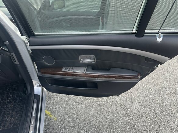 2001 BMW 7 серии Long 735Li IV (E65/E66), серебристый, 790000 рублей - вид 13