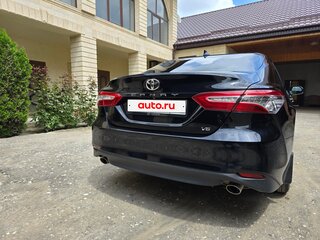 2018 Toyota Camry VIII (XV70), чёрный, 2350000 рублей, вид 2