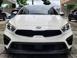 2021 Kia K3 II Рестайлинг, белый, 2000000 рублей, вид 2