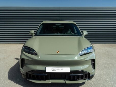 2026 Porsche Cayenne Coupé Electric IV, зелёный, 21330000 рублей, вид 3