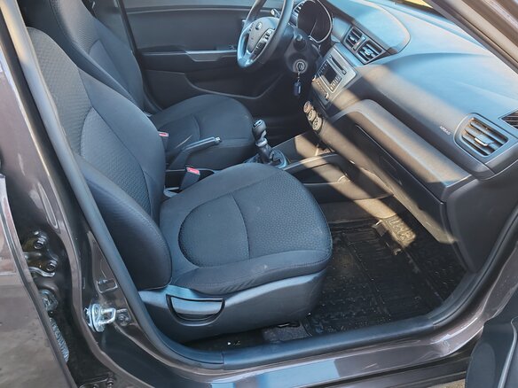 2016 Kia Rio III Рестайлинг, коричневый, 580000 рублей - вид 8