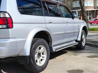 2007 Mitsubishi Pajero Sport I Рестайлинг, серебристый, 900000 рублей, вид 3