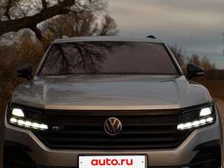 2020 Volkswagen Touareg III, серый, 4500000 рублей, вид 2
