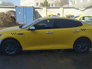 2019 Kia Optima IV Рестайлинг, жёлтый, 789000 рублей, вид 4