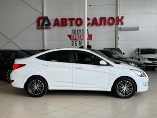 2015 Hyundai Solaris I Рестайлинг, белый, 1095000 рублей, вид 4