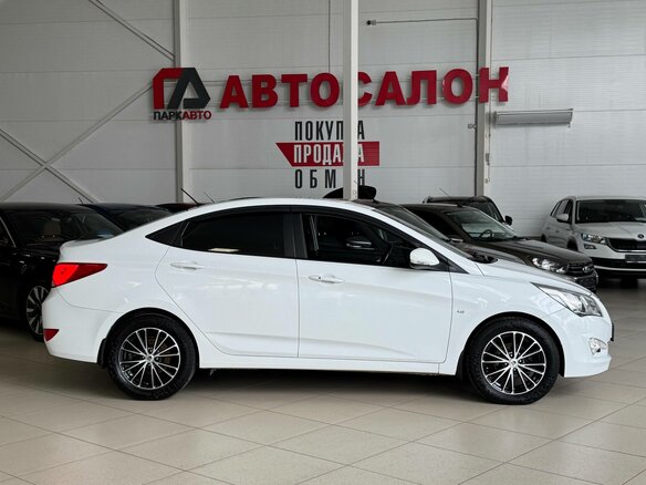 2015 Hyundai Solaris I Рестайлинг, белый - вид 3