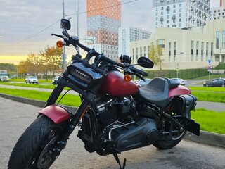 2018 Harley-Davidson Fat Bob, красный, 1600000 рублей, вид 1