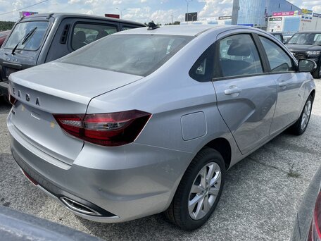 2026 Lada (ВАЗ) Vesta I Рестайлинг (NG), серебристый, 1805000 рублей, вид 5