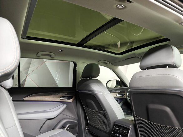 2023 Audi Q6 45 TFSI, чёрный, 5875150 рублей - вид 21