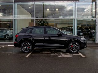 2025 Audi Q5 L 45 TFSI II (FY) Рестайлинг, чёрный, 5990000 рублей, вид 4