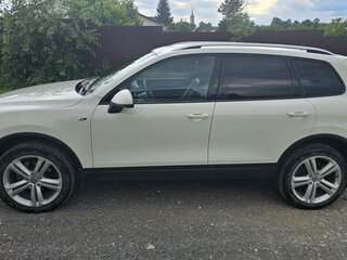 2011 Volkswagen Touareg II, белый, 2300000 рублей, вид 3