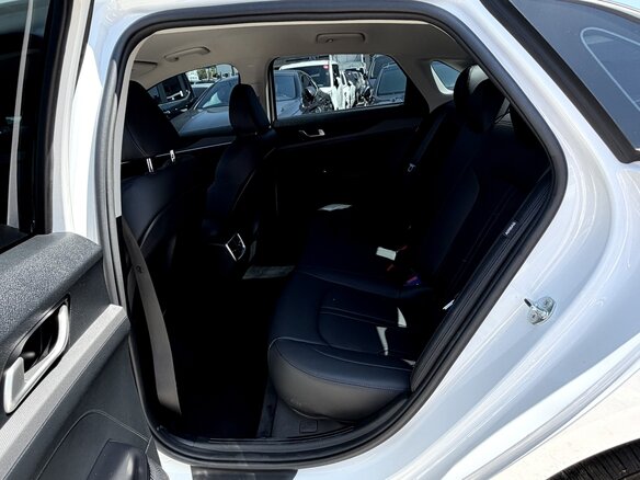 2024 Kia K5 LPi III Рестайлинг, белый, 2513177 рублей - вид 16
