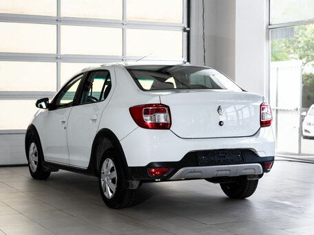 2020 Renault Logan Stepway II Рестайлинг, белый, 900000 рублей, вид 4