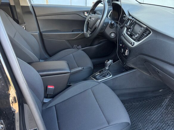 2018 Hyundai Solaris II, чёрный, 1000000 рублей - вид 10