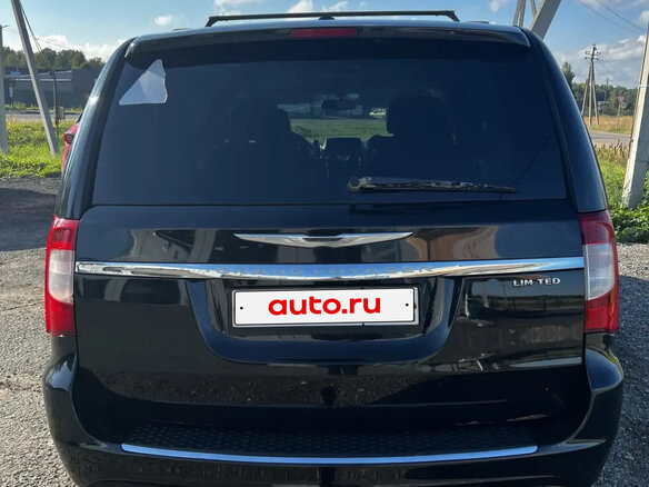 2013 Chrysler Voyager Grand V Рестайлинг, чёрный, 1940000 рублей - вид 2