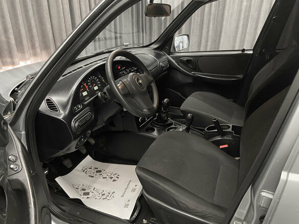 2014 Chevrolet Niva I Рестайлинг, серебристый, 635000 рублей - вид 5