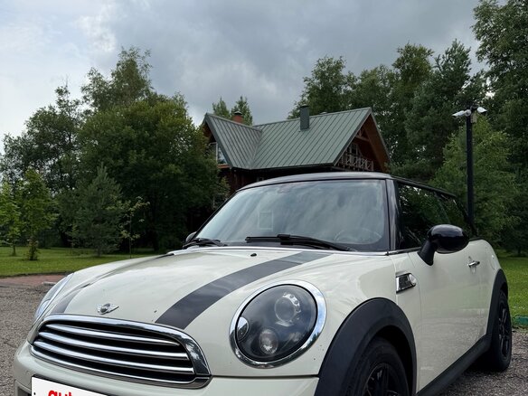 2012 Mini Hatch Cooper II (R56) Рестайлинг, белый - вид 2