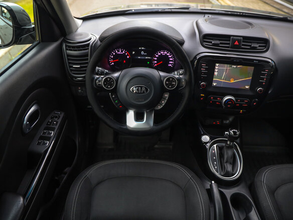 2018 Kia Soul II Рестайлинг, серебристый, 1332777 рублей - вид 12