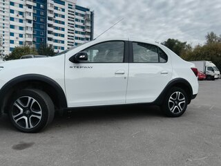 2022 Renault Logan Stepway II Рестайлинг, белый, 1375000 рублей, вид 2
