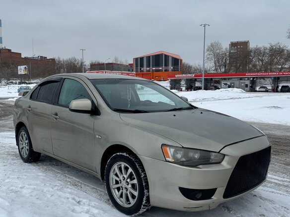 2007 Mitsubishi Lancer X, бежевый, 650000 рублей - вид 2