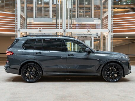 2026 BMW X7 40i I (G07) Рестайлинг, серый, 17290000 рублей, вид 5