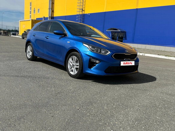 2019 Kia Ceed III, синий, 1750000 рублей - вид 2