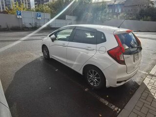 2018 Honda Fit III Рестайлинг, белый, 1205000 рублей, вид 4