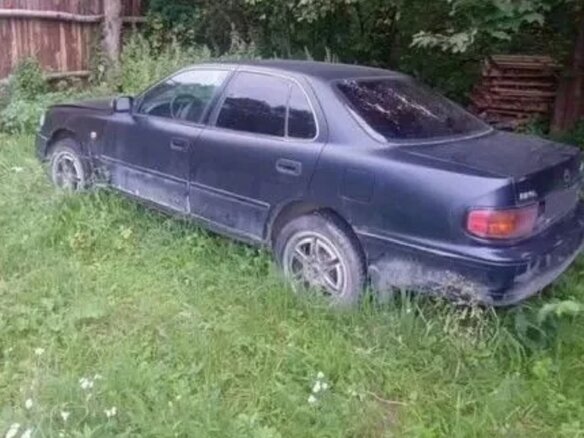 1993 Toyota Camry III (XV10), зелёный, 75000 рублей