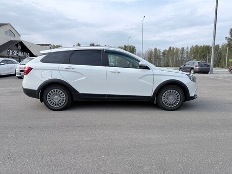 2017 Lada (ВАЗ) Vesta SW Cross I, белый, 670000 рублей, вид 2