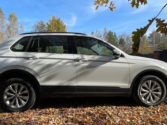 2018 Volkswagen Tiguan II, белый - вид 6