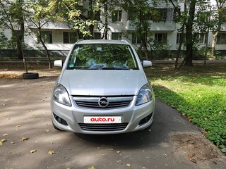 2013 Opel Zafira B Рестайлинг, серебристый, 610000 рублей, вид 2