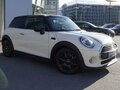 2021 Mini Hatch Cooper III (F55/F56) Рестайлинг 2, белый, 2580000 рублей - вид 2