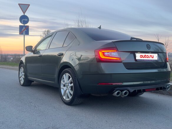 2019 Skoda Octavia III (A7) Рестайлинг, зелёный, 1650000 рублей - вид 4
