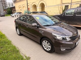 2016 Kia Rio III Рестайлинг, коричневый, 1699000 рублей, вид 1