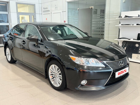 Lexus ES VI