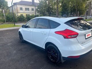 2017 Ford Focus III Рестайлинг, белый, 1090000 рублей, вид 4