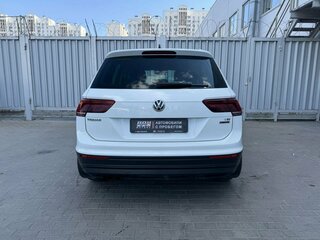 2017 Volkswagen Tiguan II, белый, 1995000 рублей, вид 5