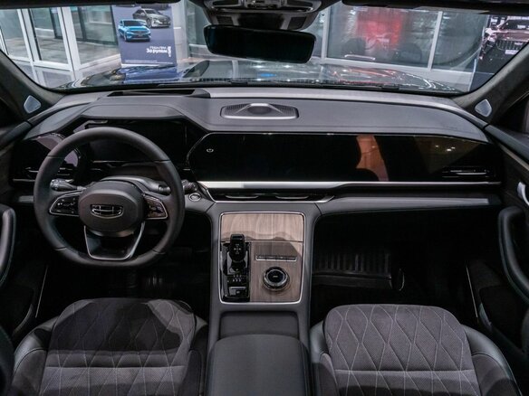 2026 Geely Monjaro I, чёрный - вид 3