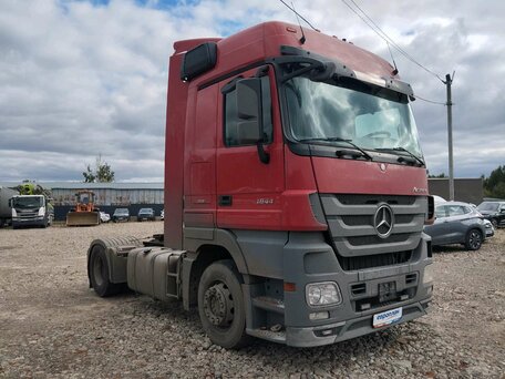 2018 Mercedes-Benz Actros, красный, 4250000 рублей, вид 2