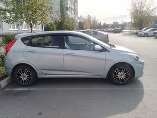 2011 Hyundai Solaris I, серый, 650000 рублей, вид 2