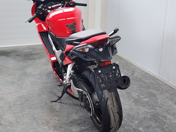 2015 Honda VFR 800, красный, 719000 рублей - вид 6