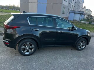 2020 Kia Sportage IV Рестайлинг, чёрный, 2100000 рублей, вид 3