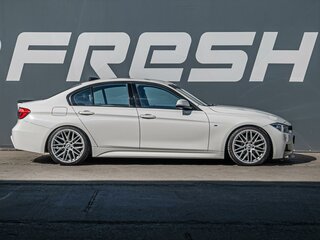 2016 BMW 3 серии 320i xDrive VI (F3x) Рестайлинг, белый, 2410000 рублей, вид 5