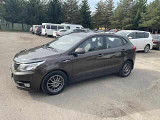 2016 Kia Rio III Рестайлинг, коричневый, 895000 рублей, вид 2