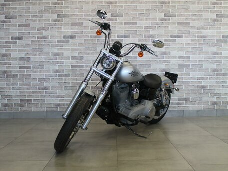 2009 Harley-Davidson Dyna Super Glide, серебристый, 850000 рублей, вид 2