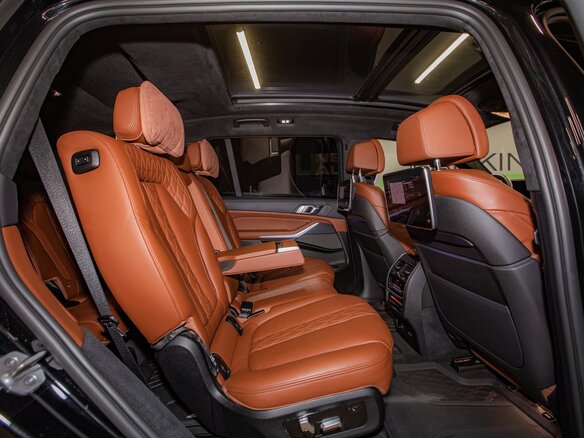 2020 BMW X7 40i I (G07), чёрный - вид 23